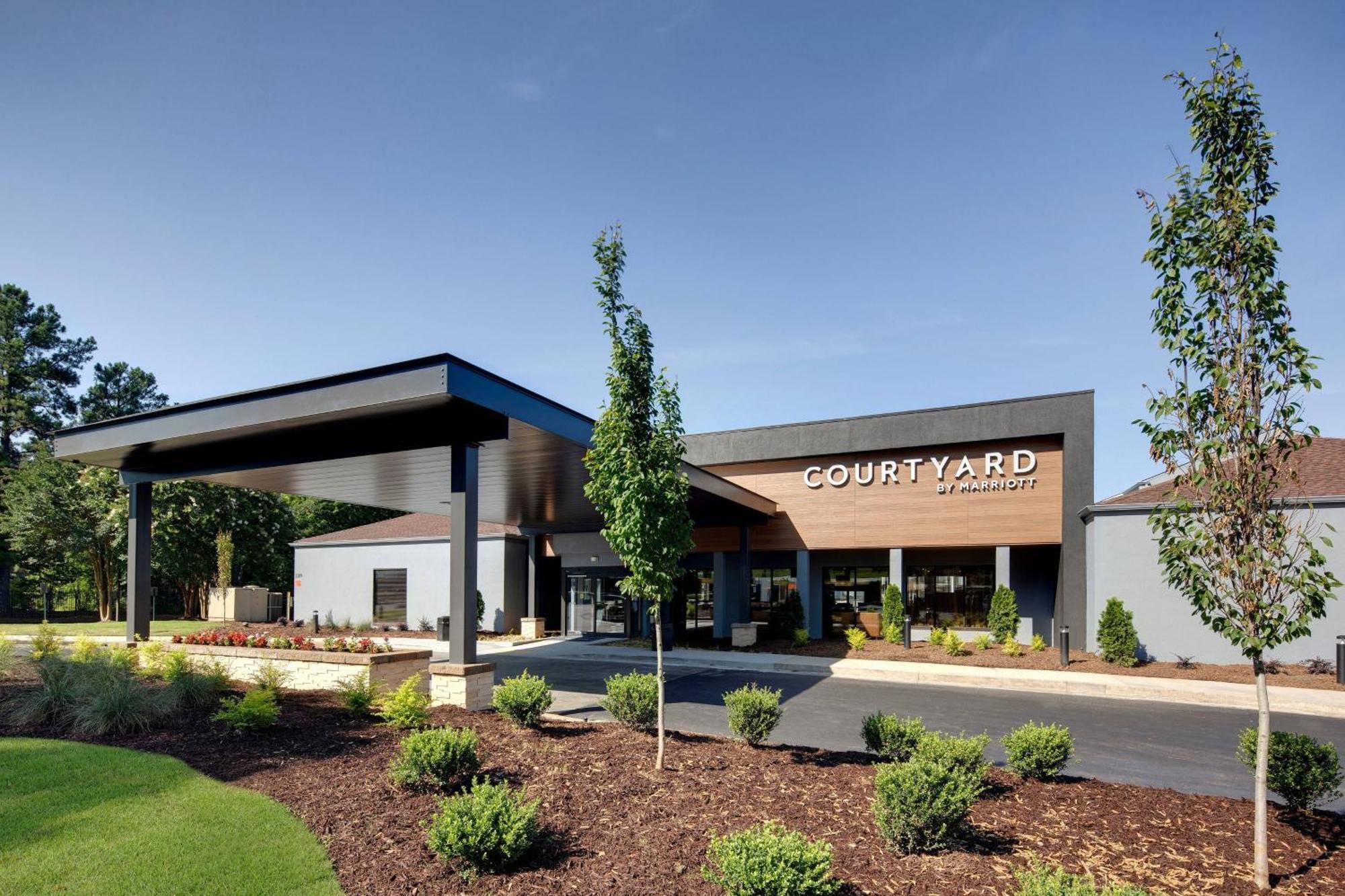 Отель Courtyard Atlanta Norcross/Peachtree Corners Экстерьер фото