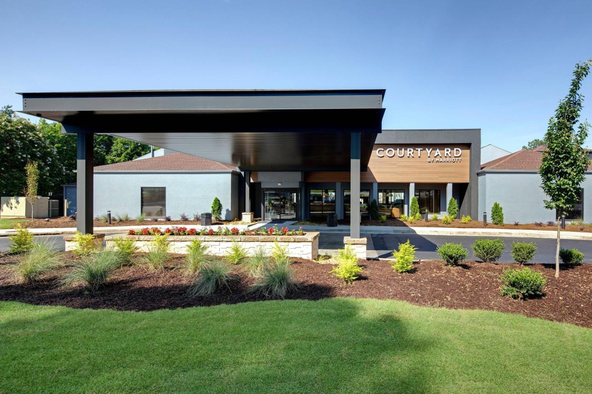 Отель Courtyard Atlanta Norcross/Peachtree Corners Экстерьер фото