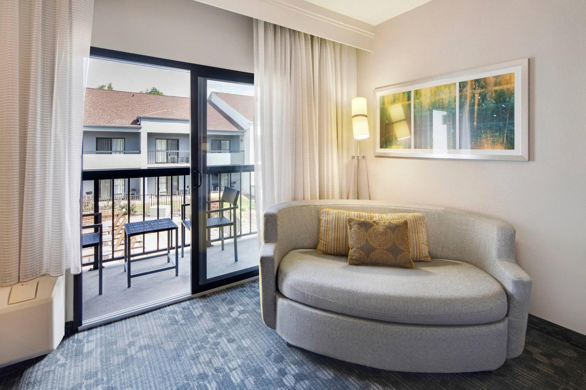 Отель Courtyard Atlanta Norcross/Peachtree Corners Экстерьер фото