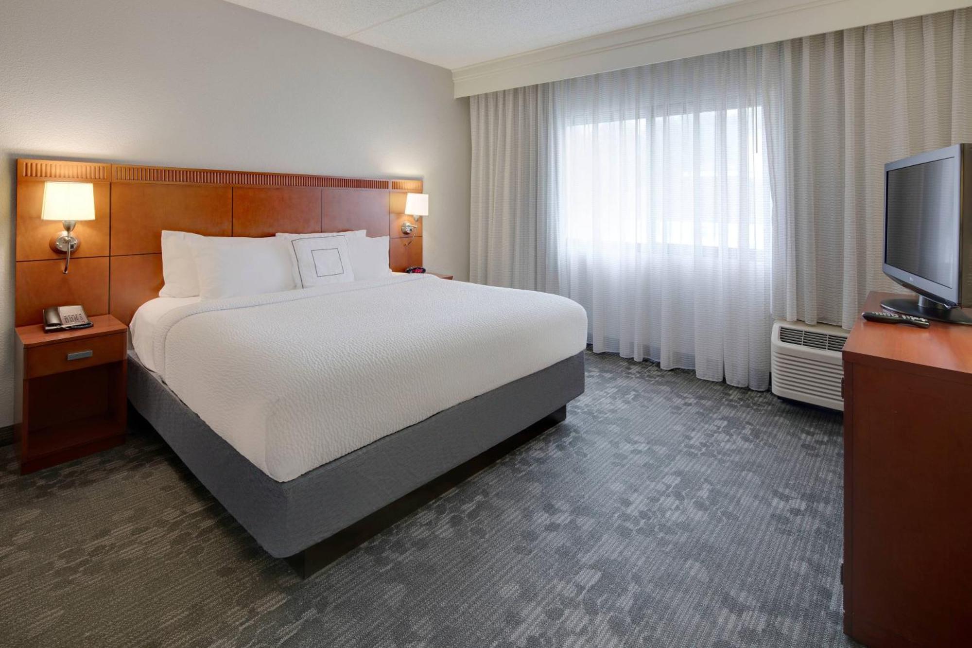 Отель Courtyard Atlanta Norcross/Peachtree Corners Экстерьер фото