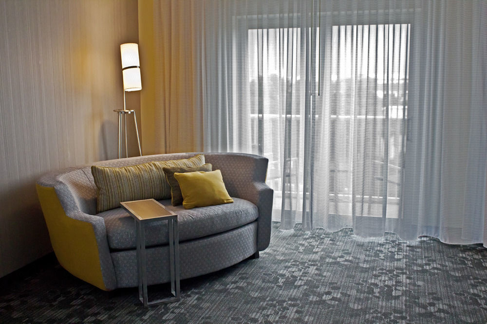 Отель Courtyard Atlanta Norcross/Peachtree Corners Экстерьер фото