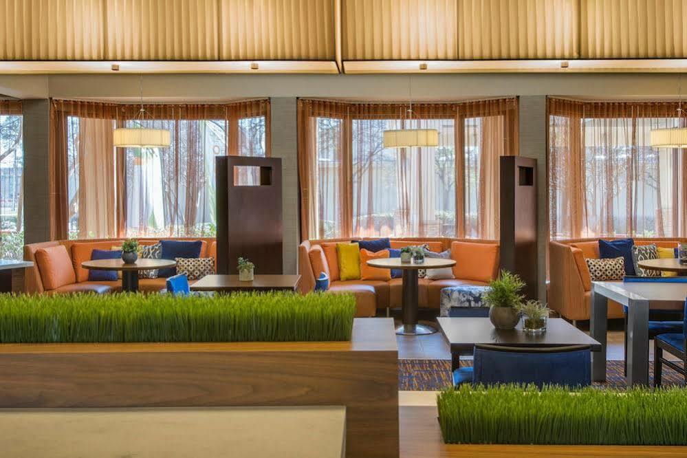 Отель Courtyard Atlanta Norcross/Peachtree Corners Экстерьер фото