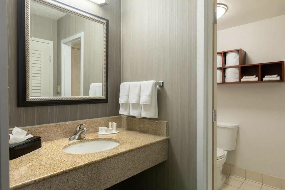 Отель Courtyard Atlanta Norcross/Peachtree Corners Экстерьер фото